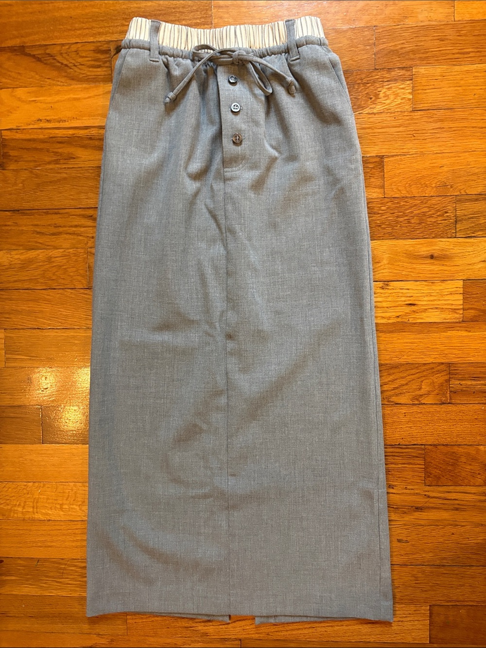 Women’s H & M 90’s Style Pencil Skirt w/ Slit - EUC, size 0